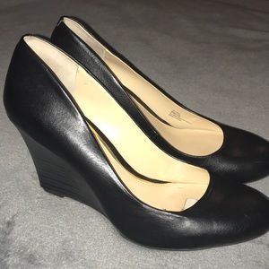 Jessica Simpson black wedge heels